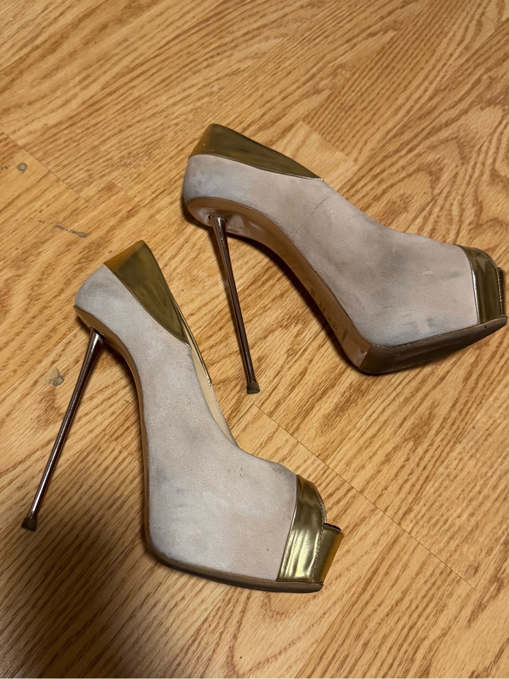 Gianmarco Lorenzi Beige and Gold Peep-Toe Pumps EU 38.5 / US 8 - Picture 12 of 16